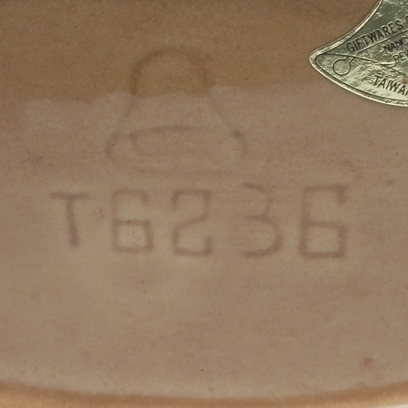 Vintage Giftwares Co.Nancy Pew Ceramic Football Planter Snack Bowel Taiwan Japan - Picture 7 of 12